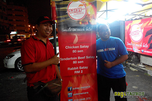 Hazman Fadzil, Food Blogger Popular bergambar dengan pemilik Satay Menara